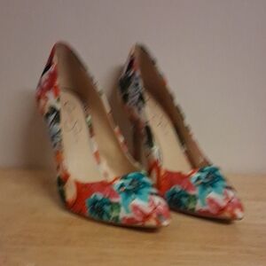 Jessica Simpson Floral Pointed-Toe Heels in Red and Turquoise